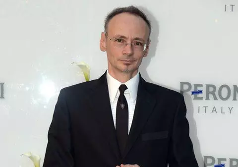 MIHAI ALBU, în STUDENŢIE! Cu PLETE şi FĂRĂ OCHELARI, ABIA dacă îţi DAI SEAMA că e EL!