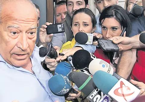 Dan Voiculescu n-are voie să plece din ţară