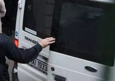 Bătrâneii dădeau ţepe cu terenuri