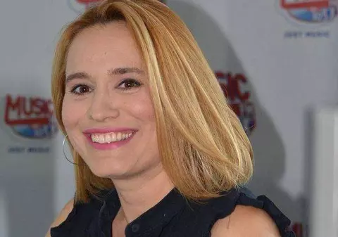 De ziua ei, Andreea Esca ÎŞI PERMITE! Cu ce DECOLTEU AMEŢITOR s-a dus LA SERVICIU