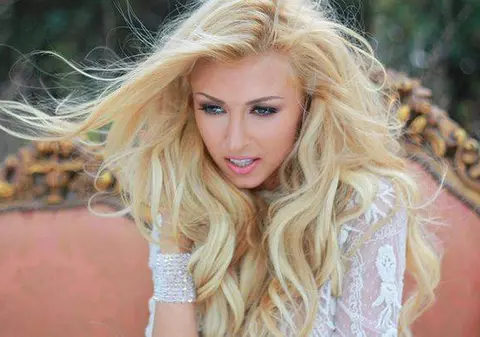 VREA să-l ÎNNEBUNEASCĂ! Andreea Bălan, SĂRUT cu altă FEMEIE în FAŢA IUBITULUI ei | FOTO