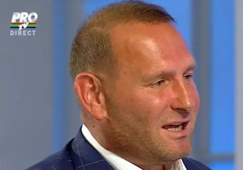VIOREL CATARAMĂ nu se ascunde! "AM APELAT la OPERAŢII ESTETICE!"