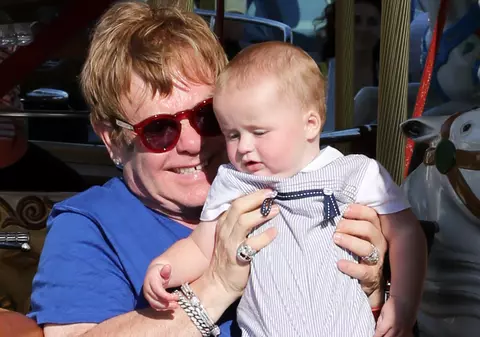 Elton John: «Renunţ la muzică pentru copiii mei»