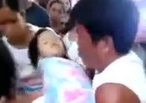 CAZ ULUITOR! Fetiţa de trei ani CARE a ÎNVIAT la propria SLUJBĂ FUNERARĂ, MOARTĂ DIN NOU | VIDEO