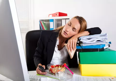 Obiceiuri PROASTE care ÎŢI PUN ÎN PERICOL cariera