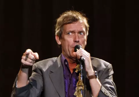 DECLARAŢIE CONTROVERSATĂ! Hugh Laurie, pe Twitter: "Concert la Bucureşti, în umbra RIDICOLULUI PALAT al lui Ceauşescu"