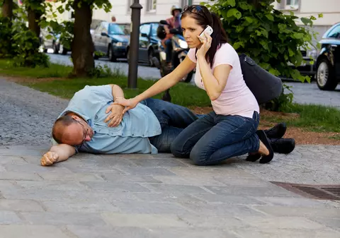 Infarctul - cum îl recunoşti şi ce trebuie să faci