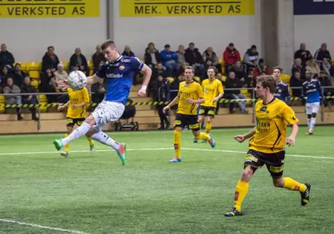 Steaua TREMURĂ. "Godset", început de coşmar, revenire de senzaţie. ^Feriţi-vă de Kastrati!