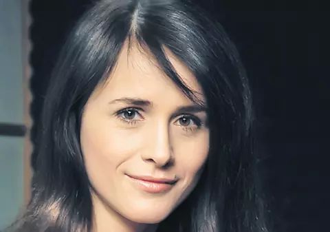 Mâine se împlinesc 4 ani de când Mădălina Manole s-a sinucis. Fanii n-au uitat-o pe «Fata cu părul de foc»