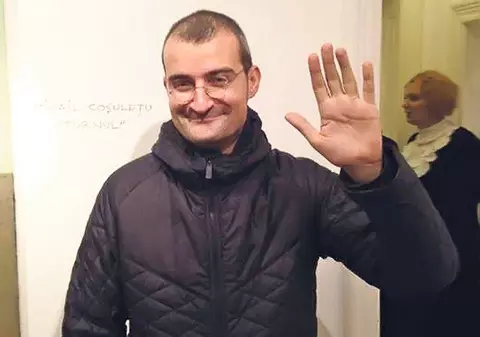 Michi de la ŞUIE PAPARUDE a FOST OPERAT pe CORD cu SUCCES. Ce spun colegii de trupă despre STAREA acestuia