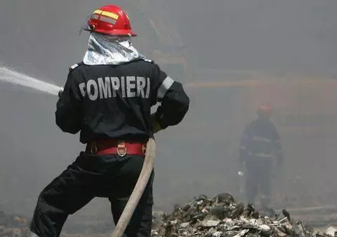 TRAGEDIE pe LITORAL! Un om A MURIT într-un INCENDIU izbucnit la o terasă pescărească din MAMAIA | VIDEO