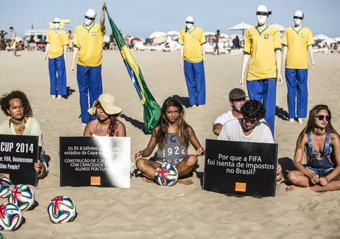 Proteste pe Copacabana: "Nu suntem orbi!"