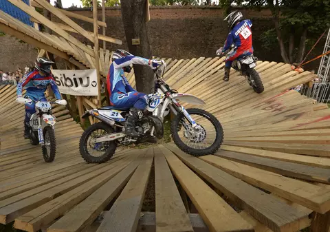 A început cursa de motociclism Red BullRomaniacs