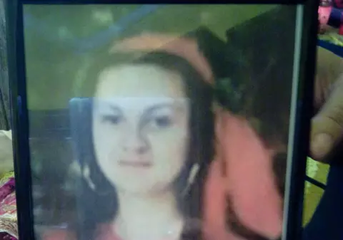 Nepoata bulibaşei înecată în luna de miere