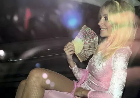 CE APARIŢIE! PIXIE LOTT şi-a PUS INIMIOARĂ la "PĂSĂRICĂ"! | FOTO