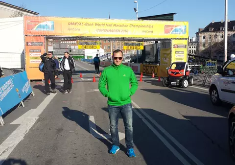 Antrenorul care ne-a adus o medalie de aur la maraton n-are loc la federaţie!