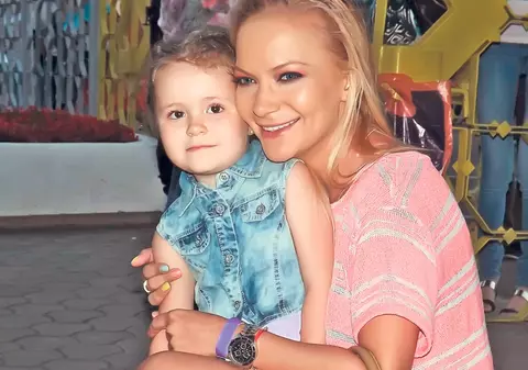 Andreea Antonescu şi-a dus fiica să-l vadă pe Julio Iglesias