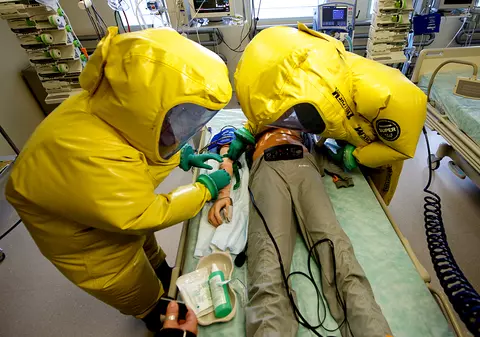 Cum se pregăteşte Cehia de o posibilă contaminare cu virusul EBOLA! Galerie FOTO