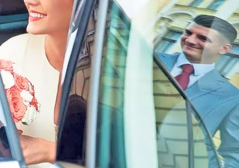 Îşi mărită fata cu un fotbalist  | Nunta anului se pregăteşte la Oradea, în familia lui Ioan Micula