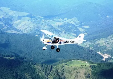 ŞASE RĂNIŢI în urma unei COLIZIUNI între DOUĂ AVIOANE de TURISM în ELVEŢIA! 