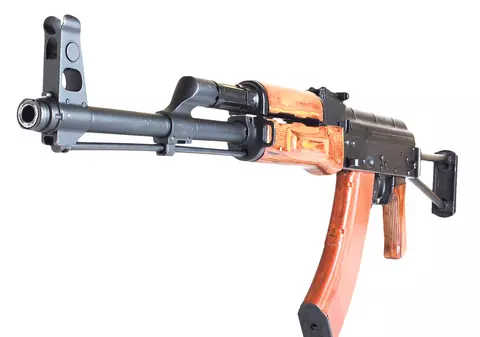 Doi afaceriști români care au încercat să vândă arme teroriștilor, în fața instanței din SUA