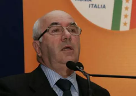 Preşedintele federaţiei italiene de fotbal este anchetat de UEFA pentru remarci rasiste