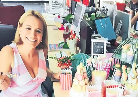 Esca a primit multe dulciuri roz de ziua ei