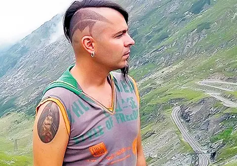 Şi l-a tatuat pe Vlad Ţepeş pe braţ