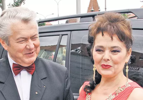 Nici pe patul de spital nu se lasă! Gheorghe Turda le-a cântat medicilor