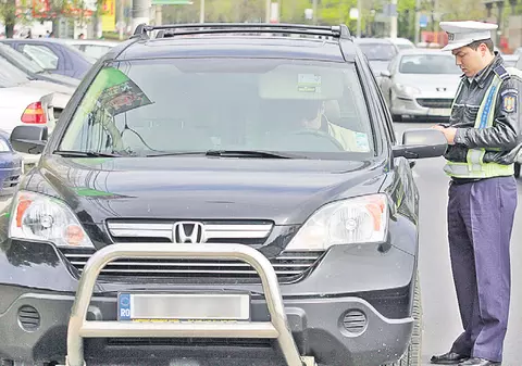 Guvernul pregăteşte noi modificări la Codul Rutier. Străinii îşi vor putea lua permisul auto în România!