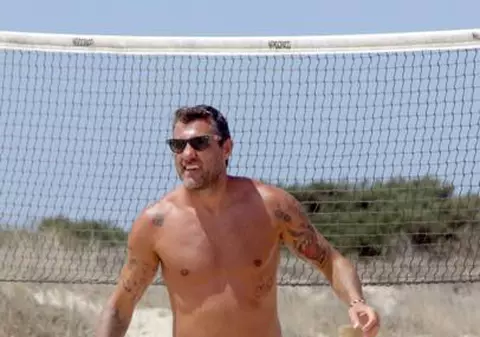 GALERIE FOTO / Cuceritorul Vieri nu se potolește: are burtă, dar nu-l ocolesc fetele superbe