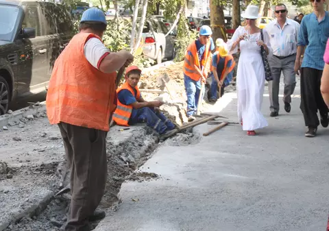 Suntem cel mai prost plătiți angajați din Europa: Bulgaria și România au fost în 2016 țările cu cea mai ieftină mână de lucru din UE