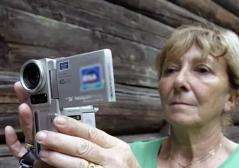 POVESTEA IMAGINII care a făcut ÎNCONJURUL LUMII. CE a SURPRINS o FEMEIE într-o FOTOGRAFIE, FĂRĂ să ŞTIE