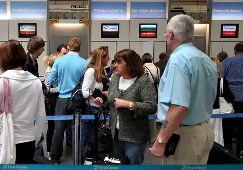 PANICĂ la LONDRA! O FEMEIE suspectă de EBOLA A MURIT în aeroport