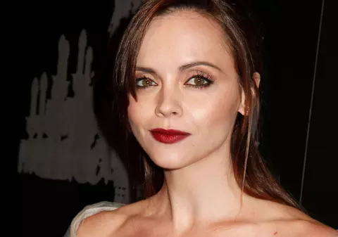 FERICIRE MARE! CHRISTINA RICCI a devenit MĂMICĂ pentru PRIMA OARĂ!