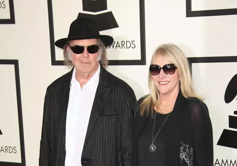 DIVORŢ în lumea artistică! După 36 de ani de căsătorie, Neil Young şi soţia ŞI-AU SPUS "ADIO!"