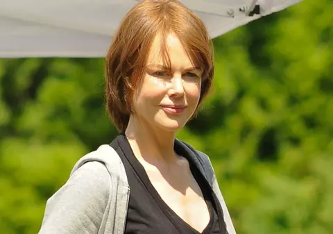 La faţă - PĂPUŞĂ, la MÂINI - MĂTUŞĂ! DETALIUL care o TRĂDEAZĂ pe NICOLE KIDMAN! | FOTO 