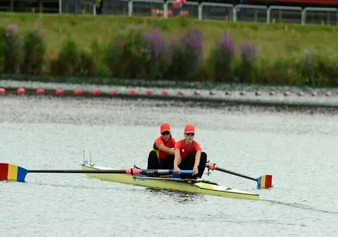 AUR! Băieții și fetele de la doi rame fără cârmaci, primii la Olimpiadă