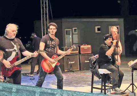 Boala îl macină, dar nu-l doboară! Leo Iorga, la un pas de leşin pe scena de la Callatis Fest