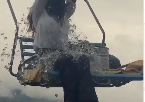 Mădălina Ghenea,  ÎN CAMPANIA ICE BUCKET CHALLENGE! VIDEO