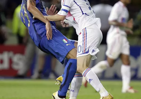 VIDEO / Materazzi l-a provocat din nou pe Zinedine Zidane