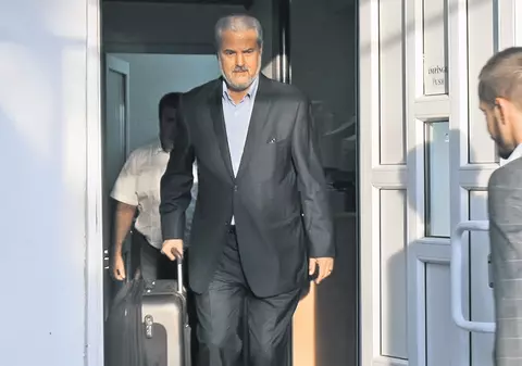 Adrian Năstase este un om liber