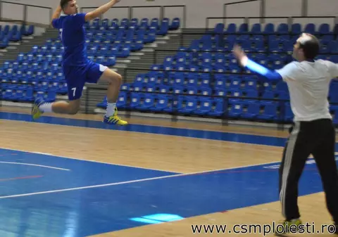 Naționala de juniori, învinsă greu de seniorii de la CSM Ploiești