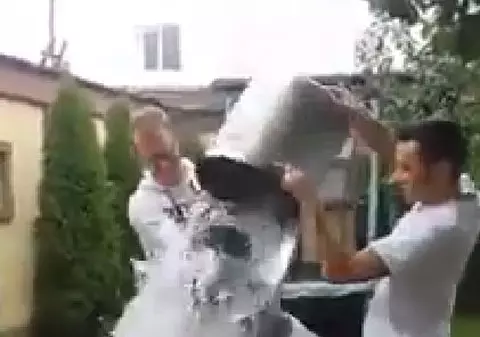 Cum A FĂCUT FAŢĂ Pepe provocării GĂLEŢII CU APĂ îngheţată | VIDEO