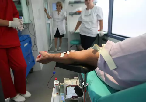 Românii AU DONAT sânge, ministrul Sănătăţii A DECIS 
