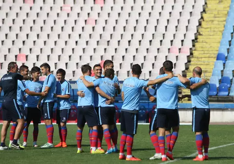 Steliştii, prinşi la BERE! Gâlcă va LUA FOC când va vedea cine i-a invitat