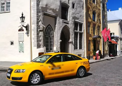 FABULOS! A mers cu taxiul din Danemarca până la Roma. Cât crezi că l-a costat călătoria?