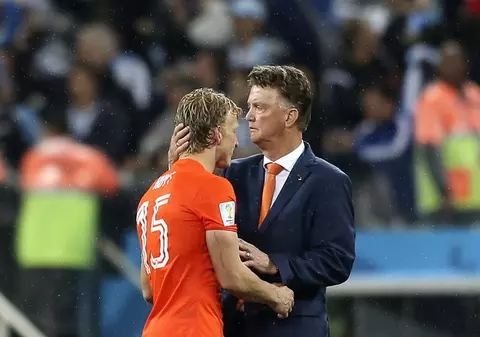 Van Gaal a alcătuit lista neagră la Manchester United. Vrea să dea afară 6 jucători!