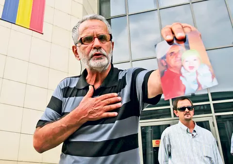 Ultima dorinţă a părinţilor Mădălinei Manole, grav bolnavi: "Adu-ne nepoţelul!"