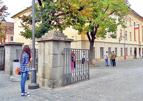 Reţeta succesului la Colegiul Naţional Brukenthal. «Educaţie se face şi ieşind din clădirea şcolii»
